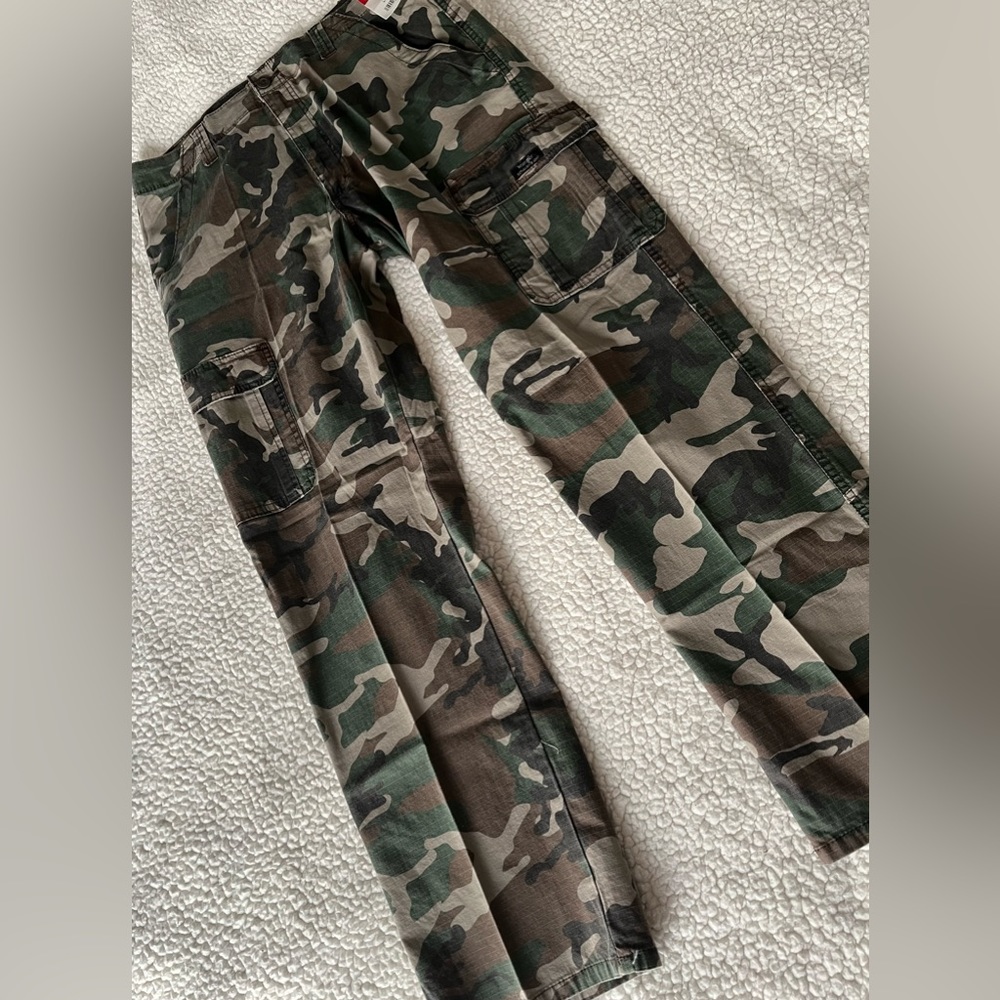 NWOT Men’s Wrangler Pants Size 34 X 32